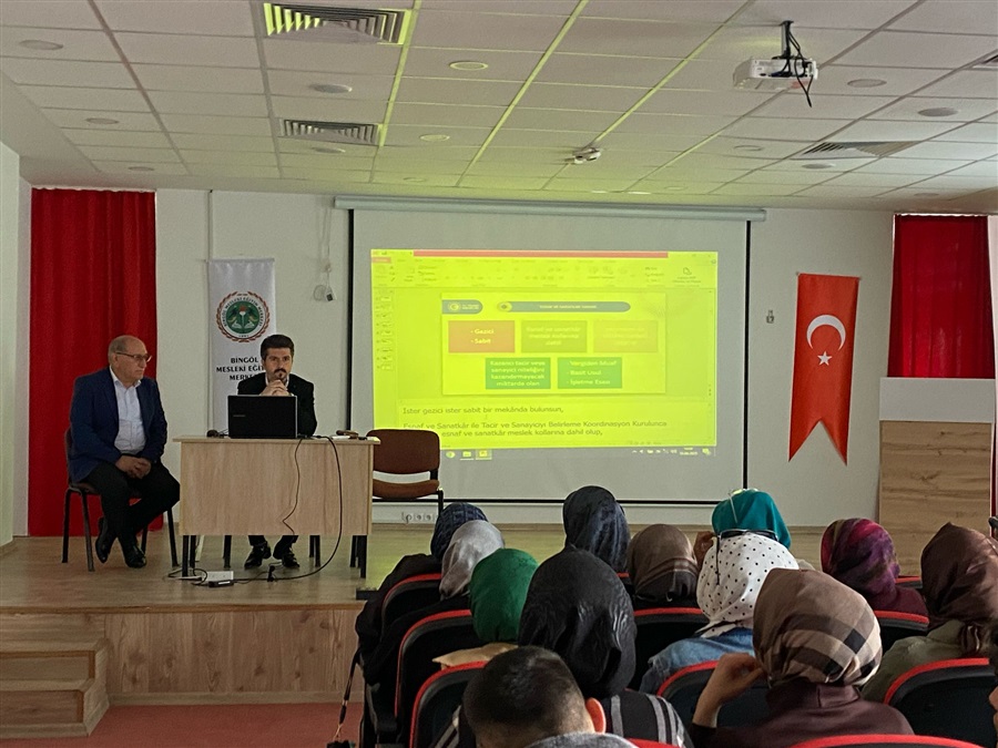 Ticaret İl Müdürlüğümüz Personeli Tarafından Mesleki Eğitim Merkezinde Girişimcilik Semineri Verildi.